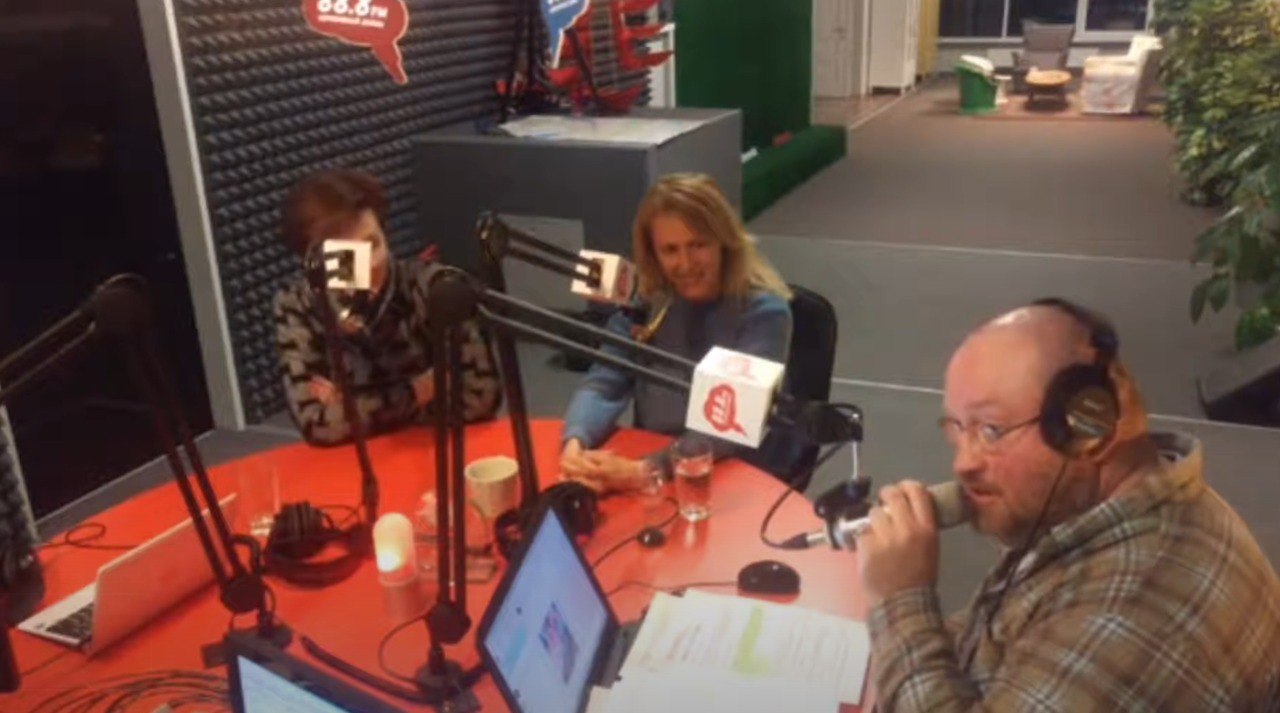 Интервью (Часть 1) Натальи Кадешниковой, организатора конкурса “Мисс и Мистер 50+: Возраст – это возможности!” на радио Серебряный дождь.