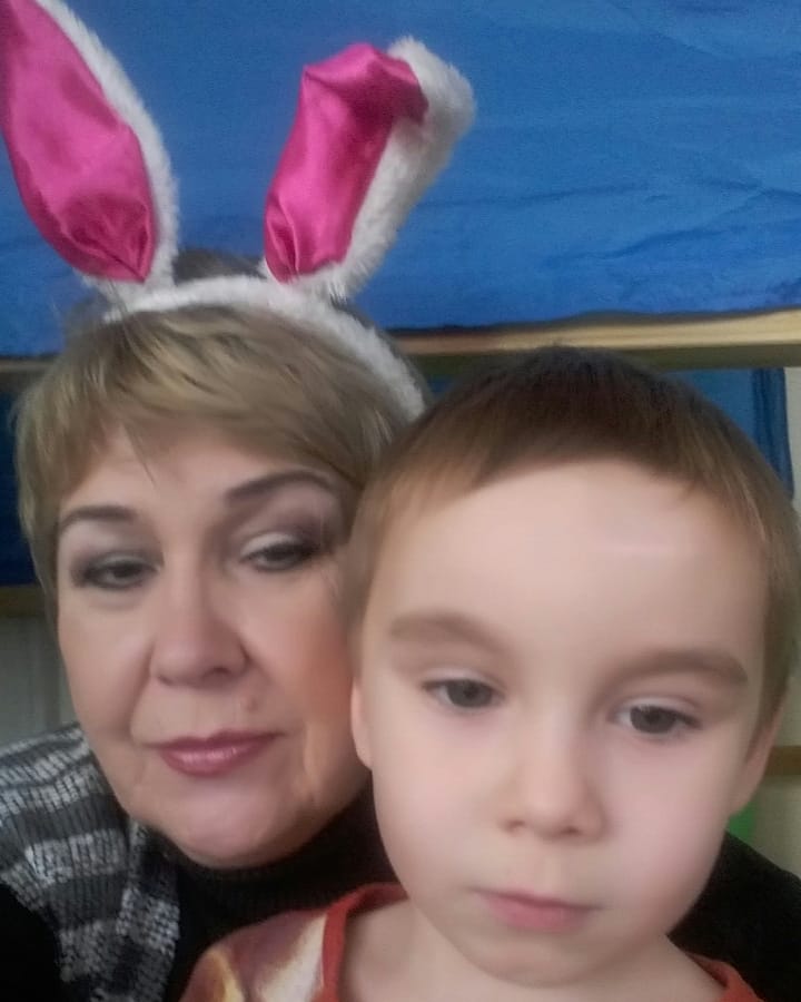 БАБУШКА-СИДЕЛКА ДЛЯ ВНУКОВ ИЛИ БАБУШКА-ПРАЗДНИК ДЛЯ РАДОСТИ? О своем выборе в личных историях